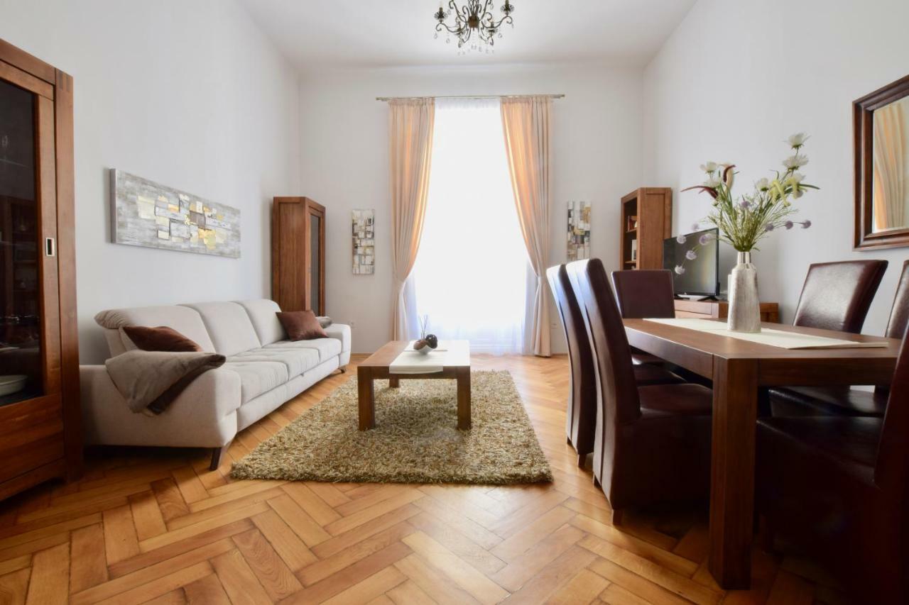 Luxury Apartment By Hi5 - Havas Street Budapest Bagian luar foto